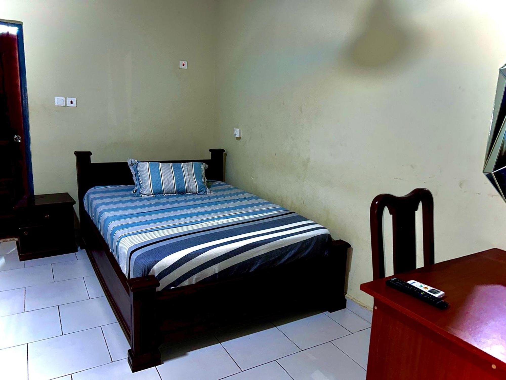 Jessie Hotel Adenta Kültér fotó