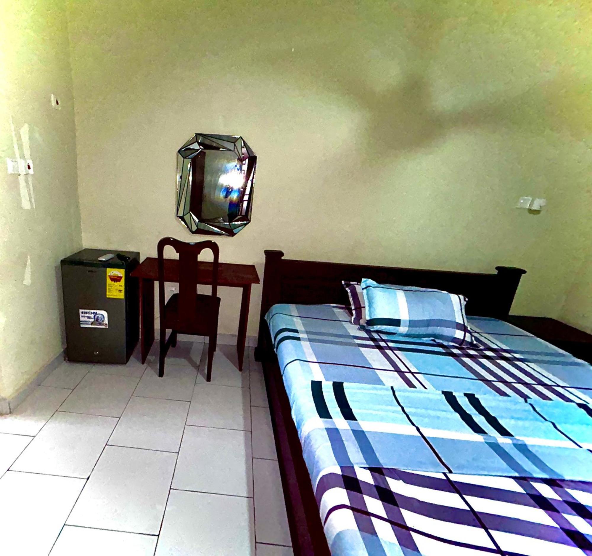 Jessie Hotel Adenta Kültér fotó